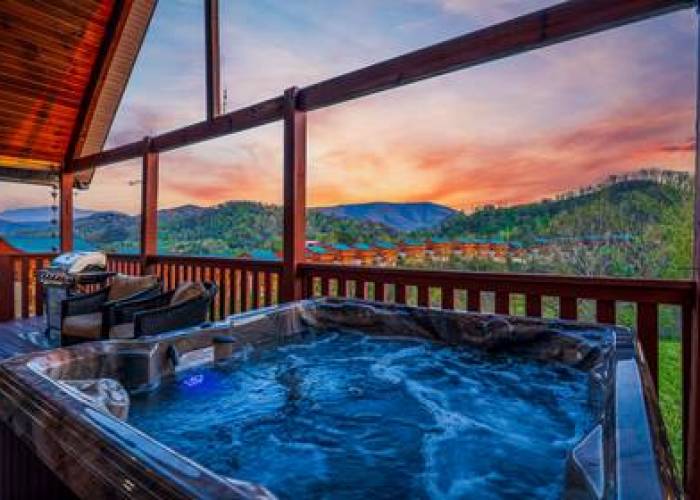 Smoky Mountain Cabin Rentals with Hot Tub