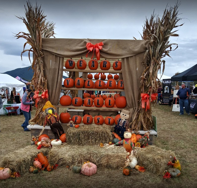 Top 6 Fall Festivals in the Smokies | Bear Tracts